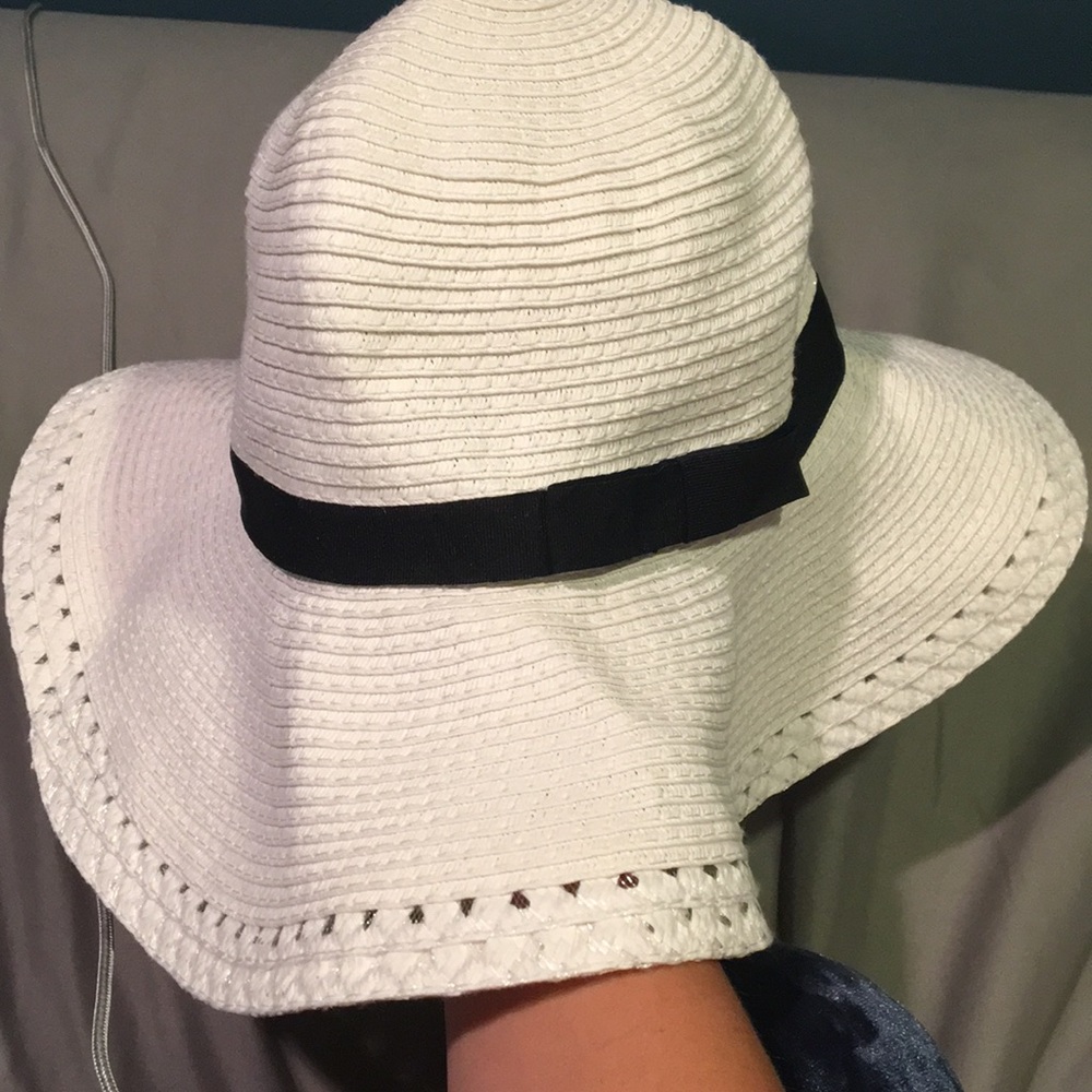 white sun hat